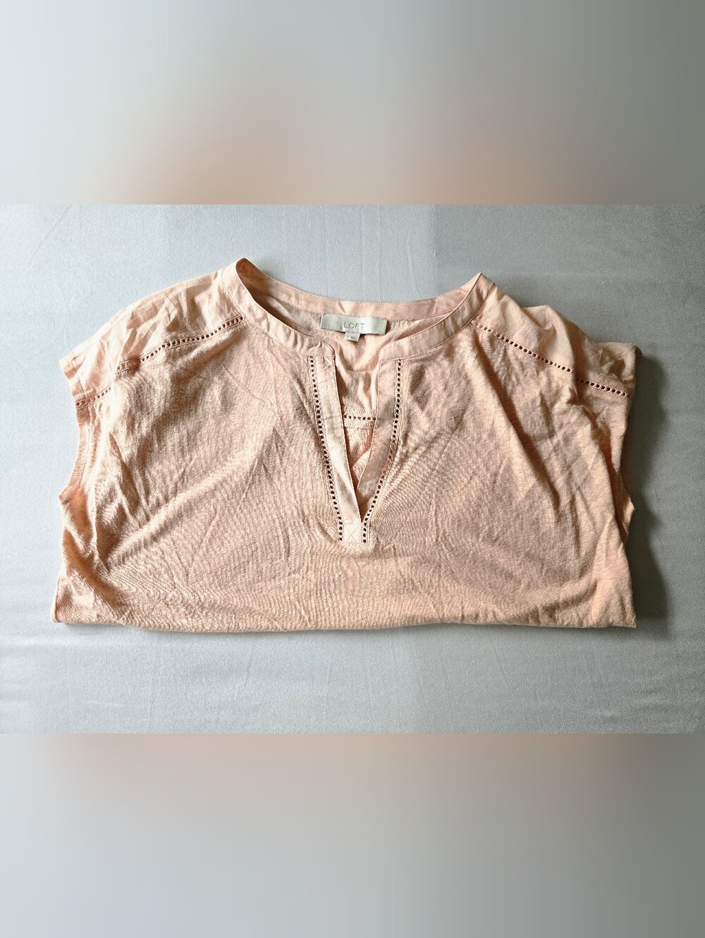 Loft Ladder Stitch V-Neck Top Size Small